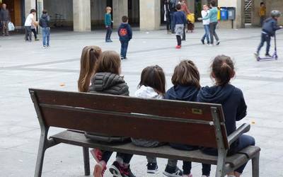 Lau hitzaldi gurasoen trebakuntzan laguntzeko