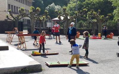 Giro ederra izan dute Kirol Egunean, Leitzan