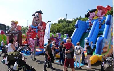 Goiz eguzkitsua jolas parkean gozatzeko