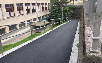 Hainbat asfaltatze-lan, bukatuta