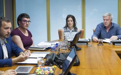 Aramaio eta Legutioko alkateak izan dira Legebiltzarrean, AHTak eragindako kalteak salatzen