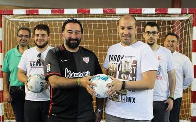 Durangoko areto-futboleko taldeek bat egin dute, aniztasun funtzionalaren aldeko biharko jaialdian parte hartzeko