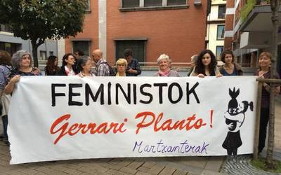 Gerraren industria salatzeko elkarretaratzea egin du Martxanterak taldeak