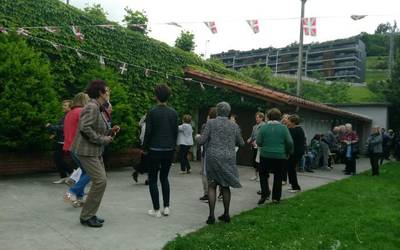 Erromeria giroan dantzan