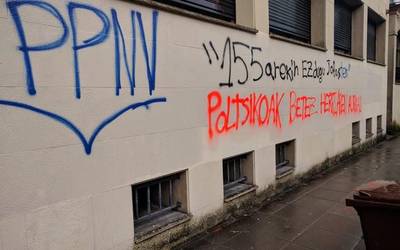 Batzokian egindako pintadak gaitzetsi ditu Oñatiko EAJk