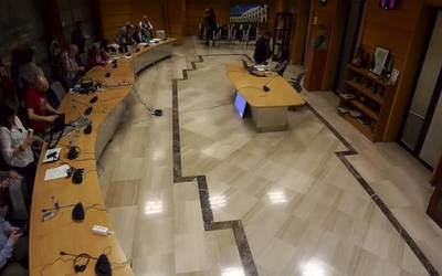 Inbertsio planeko puntuak banaka aurkeztu eta bozkatzea adostu dute udal talde politikoek