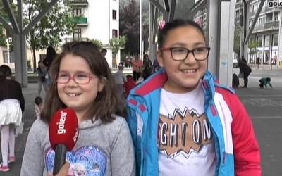 Jolasaren Nazioarteko Eguna kalean ospatu dute Arrasaten