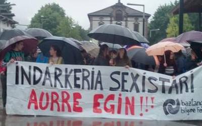 Xaman bat atxilotu dute Baztanen, substantzia bat eman ondotik emakume bat bortxatzeagatik