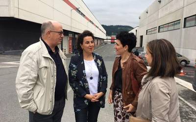 Ainhoa Aizpuru diputatua Azkoitian izan da enpresen inbertsioa ezagutzeko