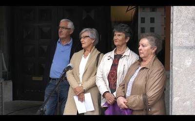 Odol emaileen elkarteko kideek eman diete hasiera  herriko festei