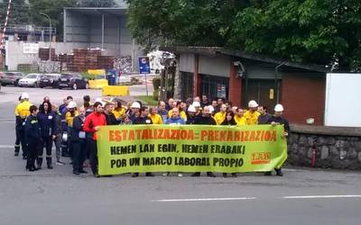 900 langile atera ziren kalera atzo LABek deitutako mobilizazioetan