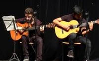 Gitarra Topaketa ospatu zuten larunbatean Soreasu antzokian