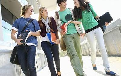 Ordaindutako 60 beka emango dira atzerriko enpresetan praktikak egiteko