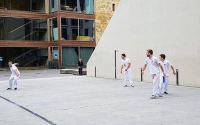 Erabakita zer lau bikotek jokatu dituzten esku pilota txapelketako finalaurrekoak
