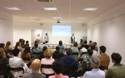 Bosgarren urtez elkarrekin eraikitzen proiektuaren baitan lanean