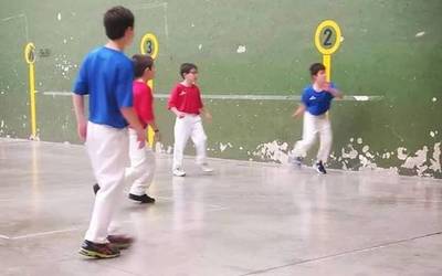 Sanpedrotako haurren pilota txapelketako finalerdiak jokatuko dituzte, gaur