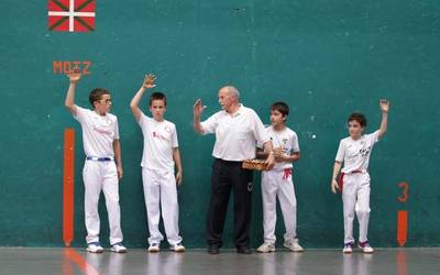 Pilota partidu ugari izan dira azken egunotan Oñatin