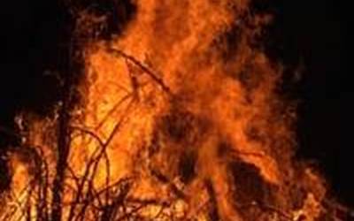 Festa giroan ospatu zuten San Joan Bezperako Sua Olaberrian