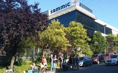 Sammic-eko langileek elkarretaratzea egingo dute gaur, lantegi aurrean