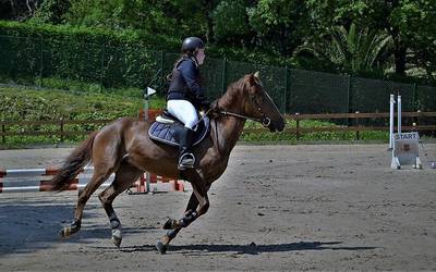 Maider Mantecon Gipuzkoako txapeldun zaldi jauzian