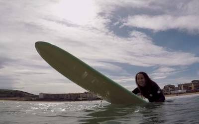 Sonia Ziani surflaria `Glassy´dokumentalean