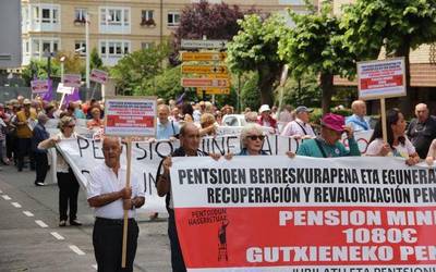 Eskualdeko pentsiodunek elkarretaratzea egingo dute plazan abuztuaren 1ean