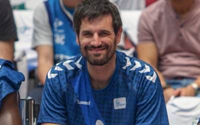 Asier de la Iglesia: «Kirola ari da izaten gaixotasunari aurre ondo egiteko gakoa»