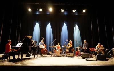 Euskal musika herrikoia eta munduko folklorea uztartuko ditu Khami taldeak Aita Marin