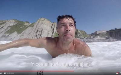 BIDEOA: Goikoetxea surf eginez atseden hartzen partida garrantzitsuen aurretik