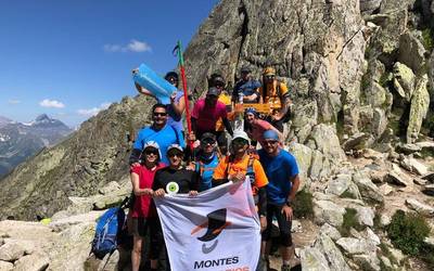 "Tour du Mont Blanc" ibilbidea osatu du Spiderabelek bi pertsona itsurekin batera
