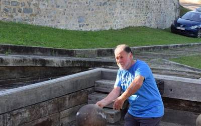 Bolo txapelketa eta dantzak nagusi Lendoñobeitiko jaietan
