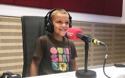 Lur Iglesias surflaria 'Faktoria' irratsaioan izan da goizean