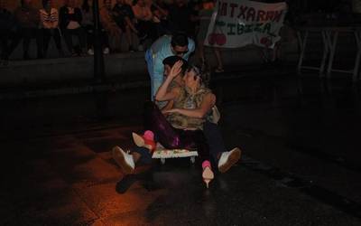Aiako festak: Karrozaren esketx dibertigarriek itxi zuten atzoko eguna