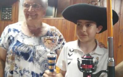 Arrain txikiak eta arrantzale gazteak