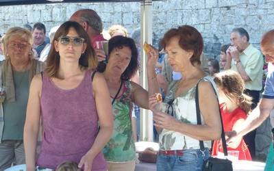 Azoka eta dastaketa domekan Bergarako San Juan auzoan