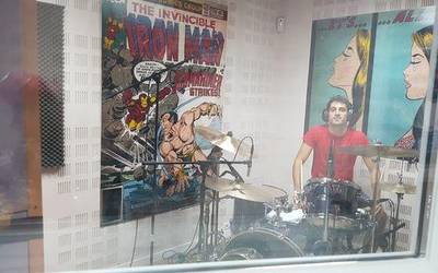 Egurra ta Kitto musika taldea bosgarren diskoa grabatzen hasi da