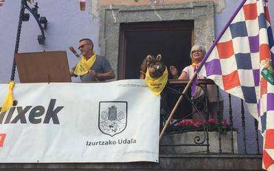 Trokotxa basurdea, Izurtzako jaietako maskota berria