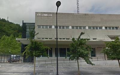 Droga-trafiko delitua leporatuta, gazte bat atxilotu dute Arrasaten