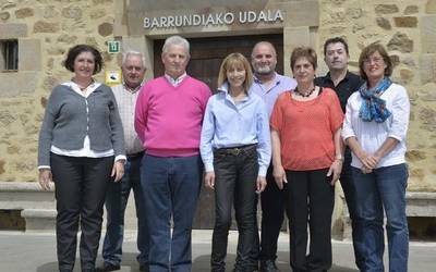 Batera dimititu dute Barrundiako EAJko zinegotziek