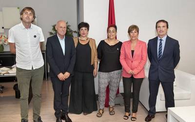 Nafarroa Oinez 2018ko antolatzaileei harrera egin diete Barkos Lehendakariak eta Solana kontseilariak