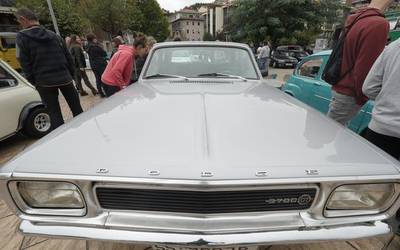 Auto klasikoak eta solidaritatea bigarrenez nahastuko dituzte bihar