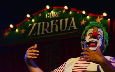 "Zirkuak arte guztiak batzen ditu, arte eszeniko nagusia da"