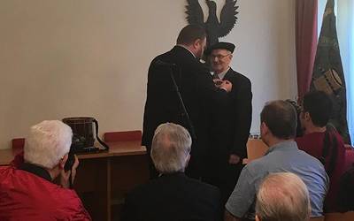 Aita Miguel Urrezko Domina jasotzean: “neretzat gozamen hutsa izan zen ikerketa hau egitea”