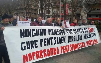 Pentsionistak Martxan taldeak pentsio duinak aldarrikatuko ditu adinduen egunean