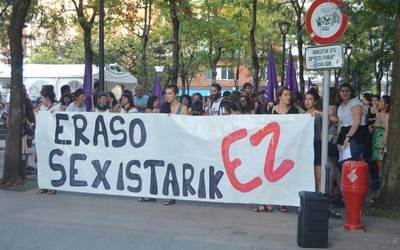 Kontzentrazioa atzo, erasoak salatzeko