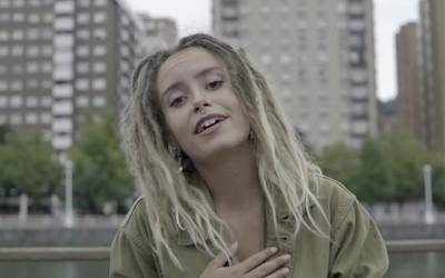 Aiala Mendietak abestu du "Piztu Bilbo Itzali MTV" plataformaren bideoklipean