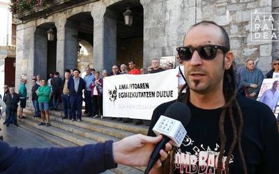 Jose Luis Landeta amiantoaren ondorioz hil dela salatu dute