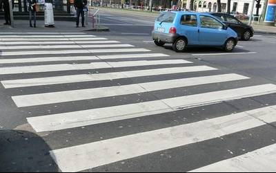 Pentsona bat hil da auto istripuz Iruñeko ingurabidean