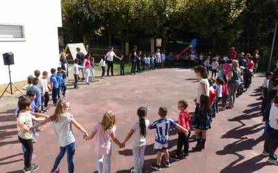 Garun Paralisiaren Eguna ospatu dute Luis Ezeizakoek