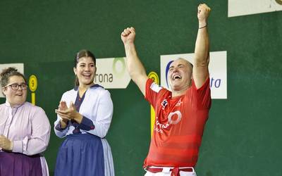Betirako hartu du Galarretako erregetza, Koteto Ezkurrak